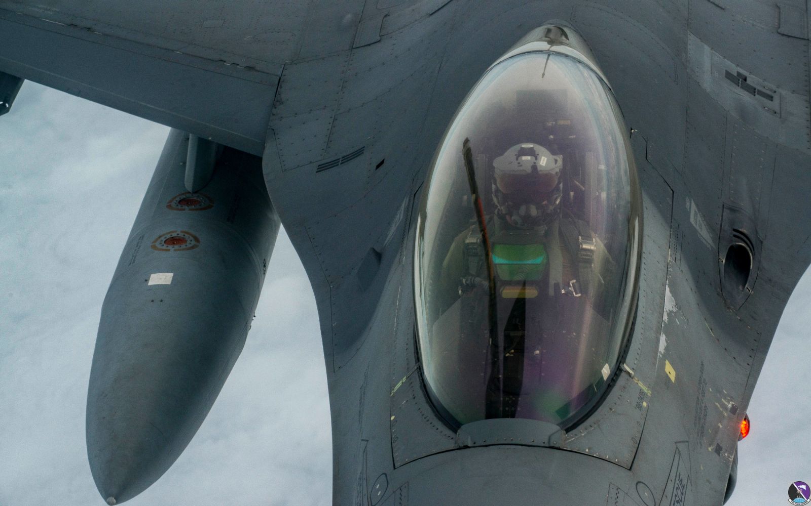 F-16 pilots, KC-135 crews team for mid-air refueling training